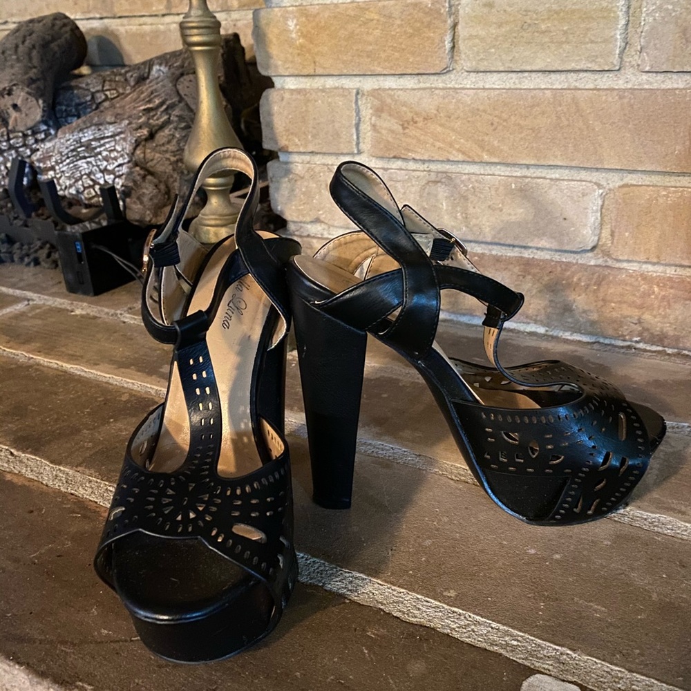 Black open toed pumps